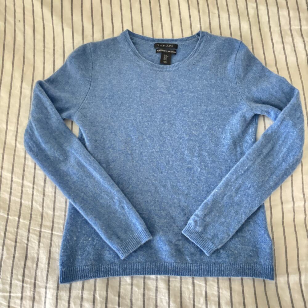 Tahari Pure Luxe 100% cashmere sweater in light blue - M